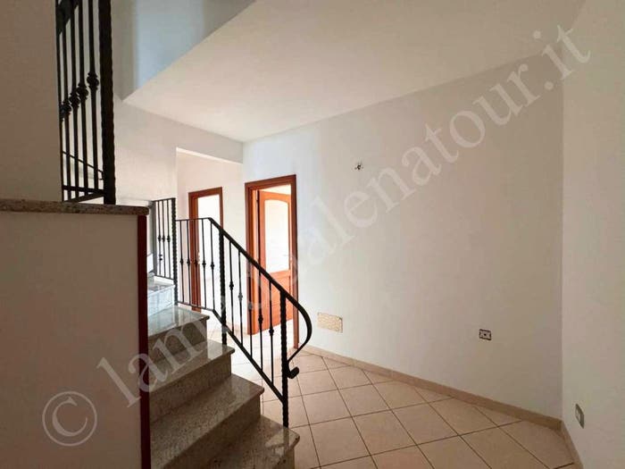 Appartamento con 6 locali in vendita in Via Gaetano De Rosa, La Maddalena
