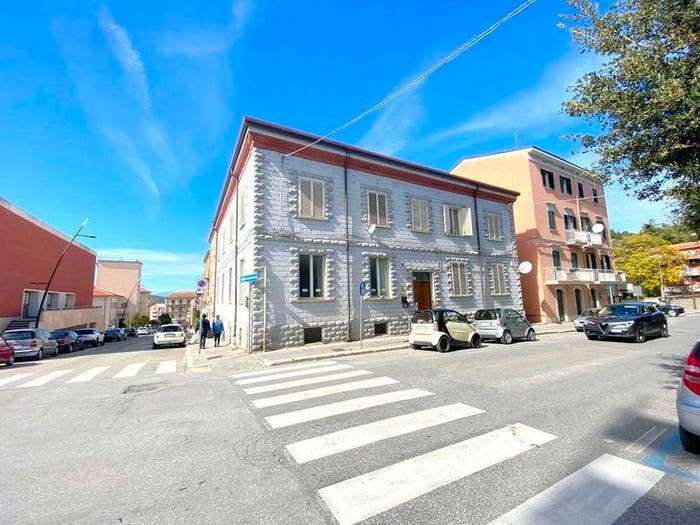 Appartamento quadrilocale in vendita in Via Milano, Semicentro, Campobasso