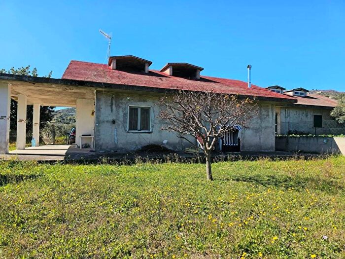Casa quadrilocale in vendita in Costararba, Montauro