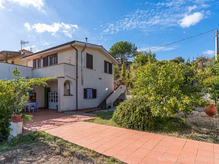 Casa quadrilocale in vendita in Via Montagnano, Cecchina, Albano Laziale