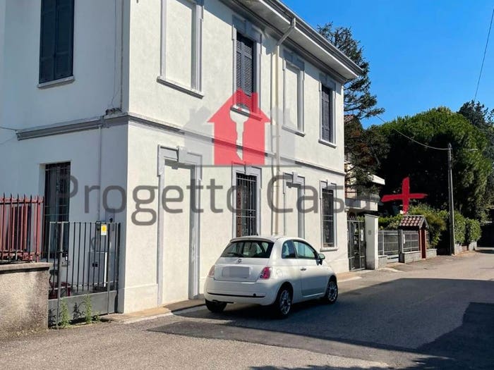 Casa quadrilocale in vendita in Via Tevere, Arnate, Gallarate