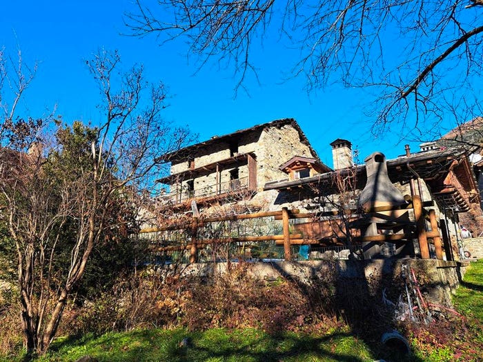 Casa quadrilocale in vendita in Frazione Villaret, Derby Villaret, La Salle