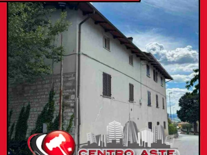 Appartamento trilocale in vendita in Via del Barco località Padule Gubbio PG Italia, Centro, Gubbio