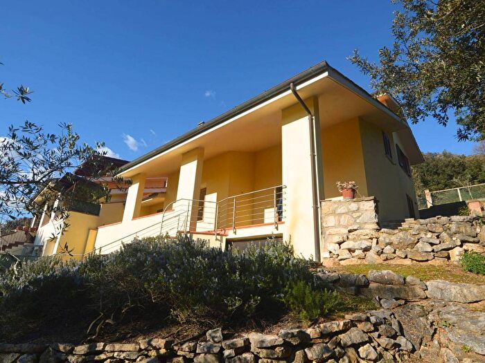 Casa con 5 locali in vendita in Via Umberto Saba, Chiugiana La Commenda, Corciano