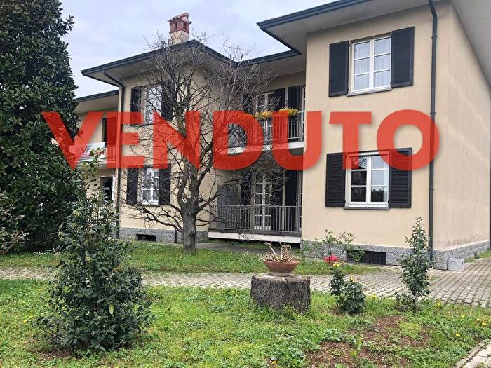 Appartamento trilocale in vendita in Via Filippo Turati, Centro, Arluno
