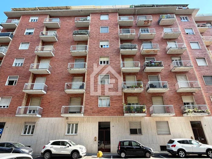 Appartamento trilocale in vendita in Via Gian Antonio Momo, Centro, Chivasso