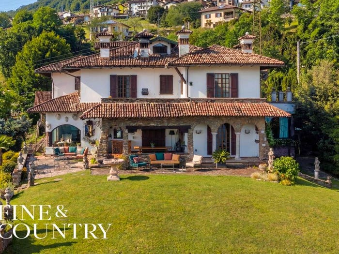 Casa con 6 locali in vendita in Via Provinciale, Centro, Stazzona