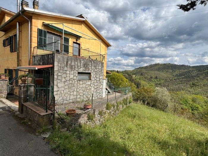 Appartamento con 6 locali in vendita in Via Giosu Carducci, Centro, Carro