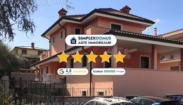 Appartamento con 6 locali in vendita in Via Santa Cristina Gela, Finocchio, Roma