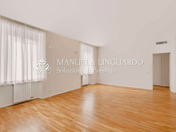 Appartamento trilocale in affitto in Vicolo Santa Maria Valle, Carrobbio, Milano