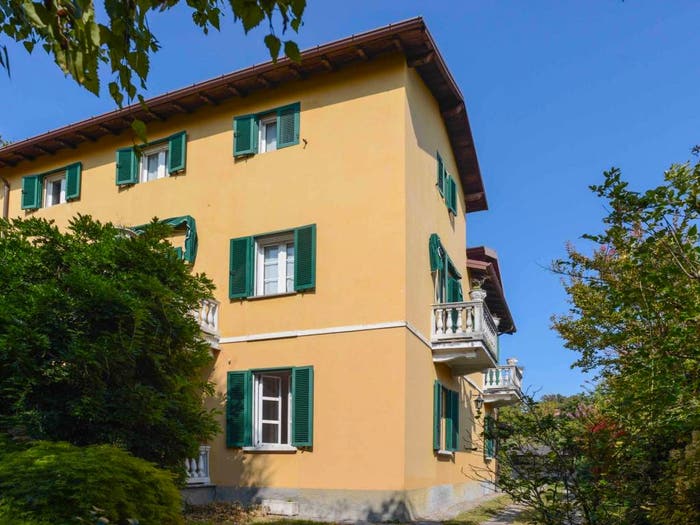 Casa con 6 locali in vendita in Via Aprile, Castello Cabiaglio