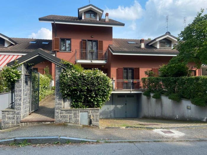 Casa con 6 locali in vendita in Via Don Luigi Sturzo, Centro, La Loggia