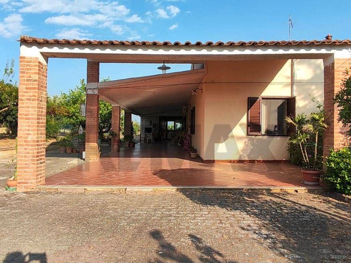 Casa con 6 locali in vendita in CONTRADA COSTA BAIRA, Costabaira, Caltagirone
