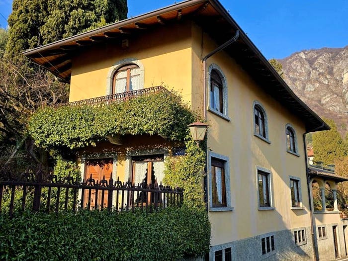 Casa con 6 locali in vendita in Via Armando Diaz, Griante