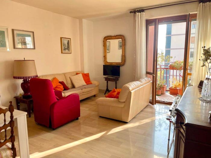 Appartamento trilocale in vendita in Via Giuseppe Adami, Famagosta, Milano