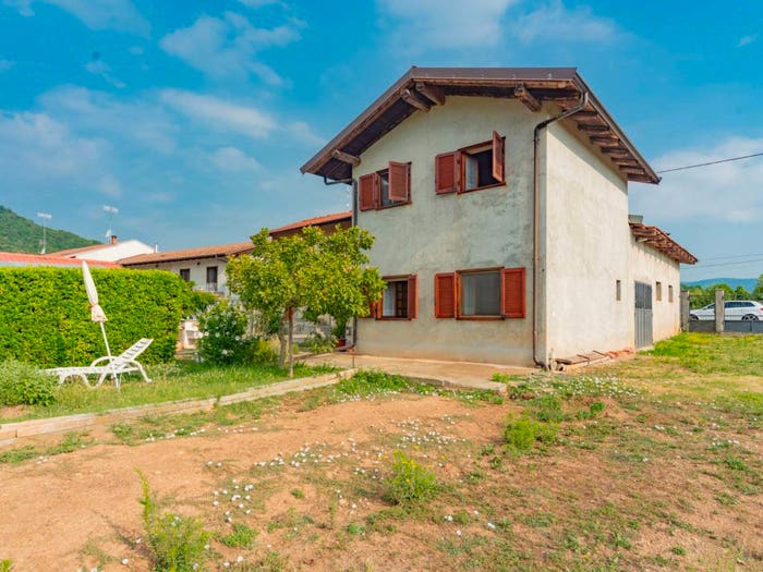 Casa quadrilocale in vendita in Via Fontana Oro, Caraglio