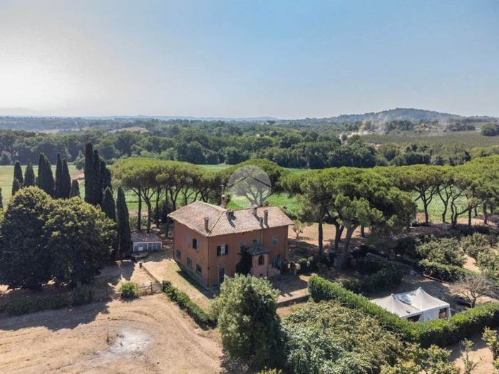 Casa con 6 locali in vendita in Via Cassia, Centro, Nepi