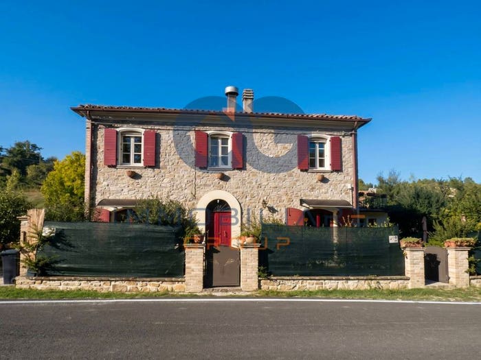 Casa con 5 locali in vendita in Via Provinciale Onferno, Gemmano