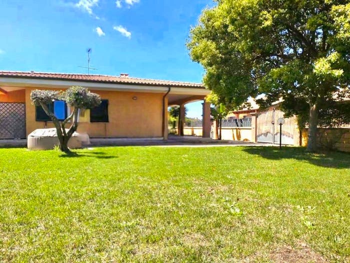 Casa trilocale in vendita in Stradone Sant'Anastasio, Villa Claudia, Anzio