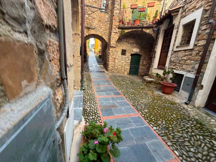 Appartamento monolocale in vendita in Via della Chiesa, Lingueglietta, Cipressa