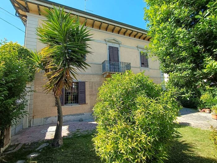 Casa con 6 locali in vendita in Via Silvio Luschi, Landi, Pisa