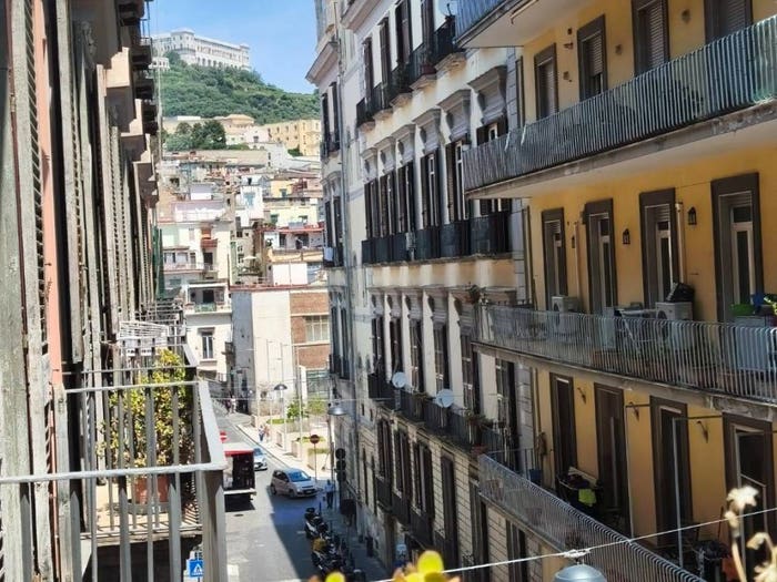 Appartamento con 6 locali in vendita in Via Monte di Dio, Chiaia, Napoli