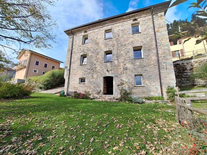 Casa con 6 locali in vendita in Località Romezzano, Romezzano, Bedonia