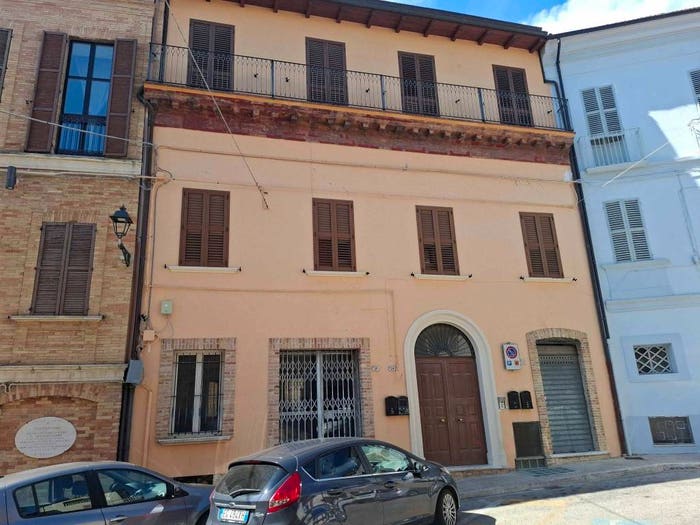 Appartamento con 5 locali in vendita in Corso Umberto I, Centro, Torano Nuovo