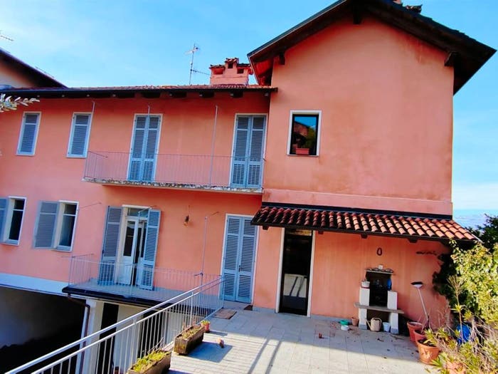 Casa con 6 locali in vendita in Via Curino, Brusnengo