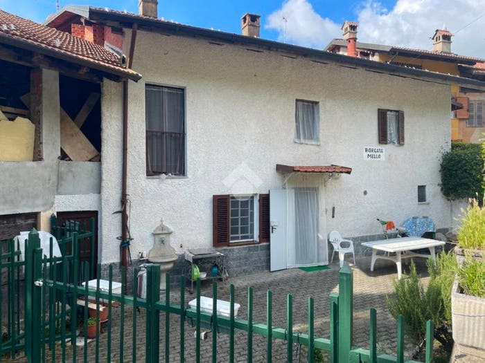 Casa con 6 locali in vendita in Frazione Mello, Veglio