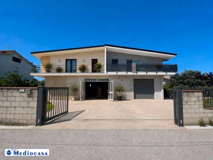 Casa quadrilocale in vendita in Contrada Villa Andreoli, Centro, Lanciano