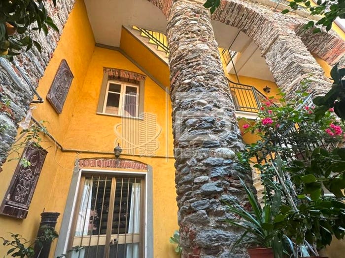 Casa con 6 locali in vendita in Via Capaccola, Centro, Massa