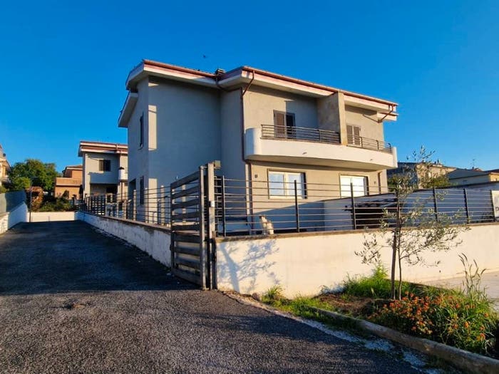 Casa con 6 locali in vendita in via giacomo matteotti, Centro, Poggio Moiano