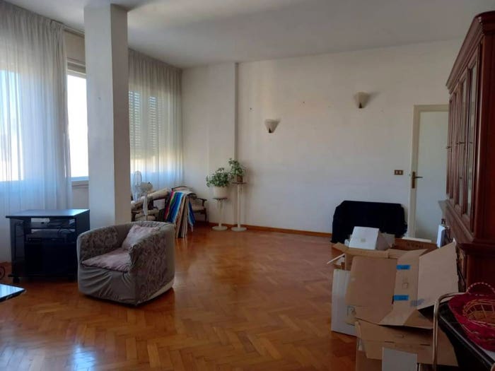 Appartamento con 5 locali in vendita in Attias Marconi, Livorno
