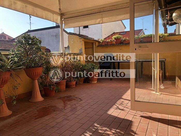 Casa con 6 locali in vendita in Via Vittorio Veneto, Centro, Viareggio