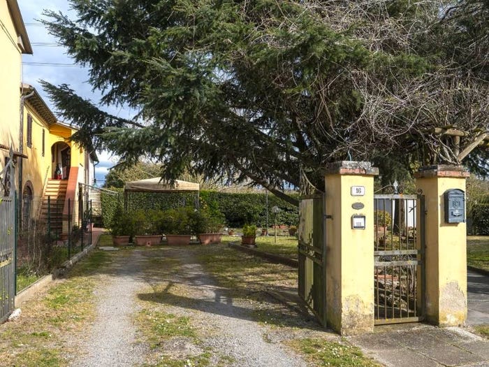 Casa con 6 locali in vendita in Valtriano, Fauglia