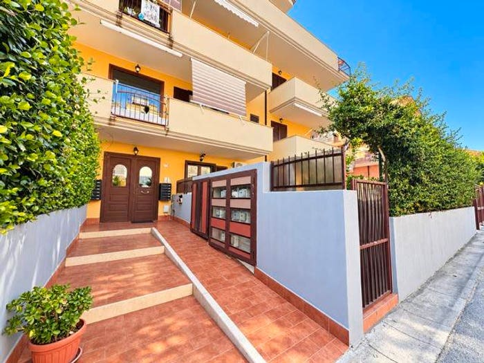 Appartamento quadrilocale in vendita in Viale John Fitzgerald Kennedy, Vitulazio