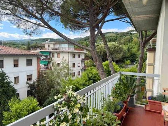 Appartamento con 6 locali in vendita in Viale Guido Baccelli, MontecatiniTerme