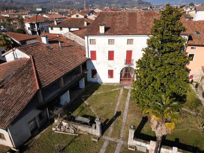 Casa con 6 locali in vendita in Viale Europa, Centro, San Vito di Leguzzano
