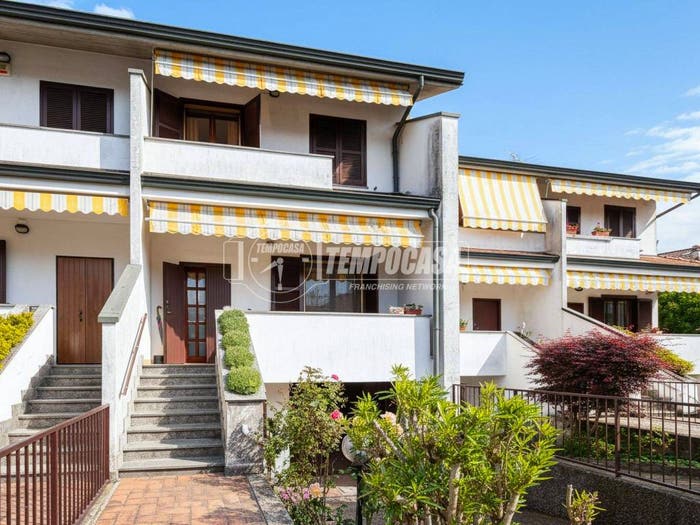 Casa quadrilocale in vendita in Via Madre Cabrini, Centro, Paullo