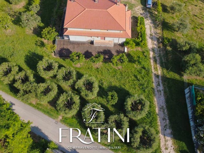 Casa con 6 locali in vendita in Via Pastine, Ancarano