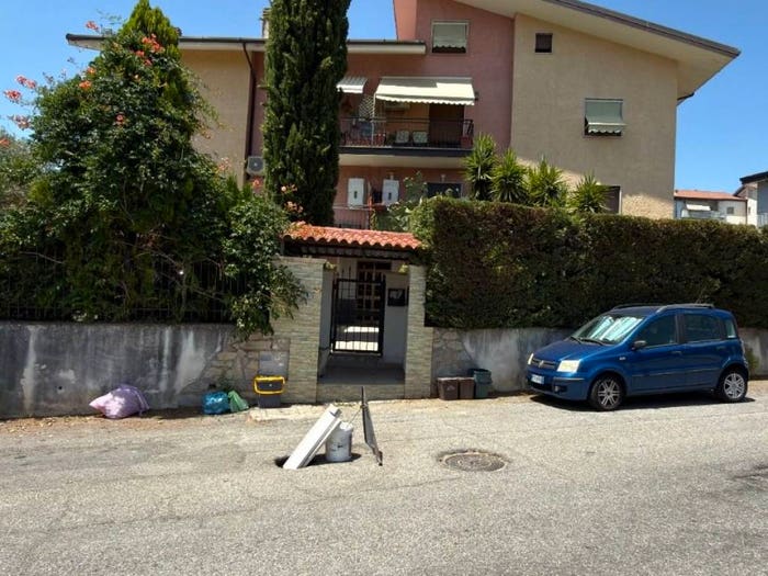 Appartamento con 6 locali in vendita in Via Alcide De Gasperi, Andreotta, Castrolibero