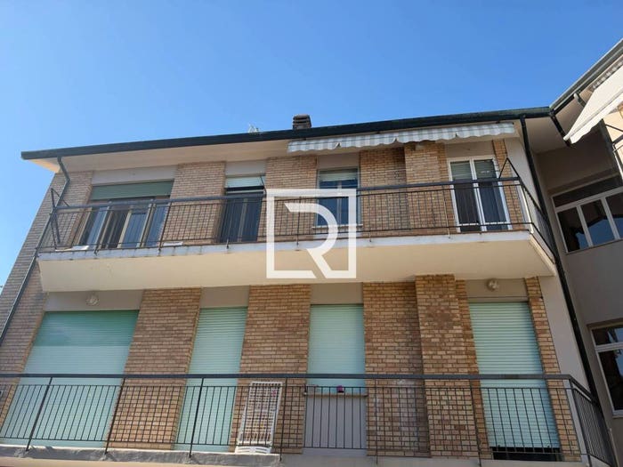 Appartamento quadrilocale in vendita in Viale Carlo Pisacane, Marina di Ravenna, Ravenna