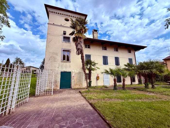 Casa in vendita in Medea