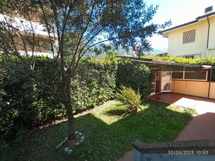 Casa con 5 locali in vendita in via Badia, Camaiore Paese, Camaiore