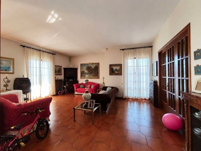 Appartamento con 6 locali in vendita in Via Roma, Altopascio Centro, Altopascio