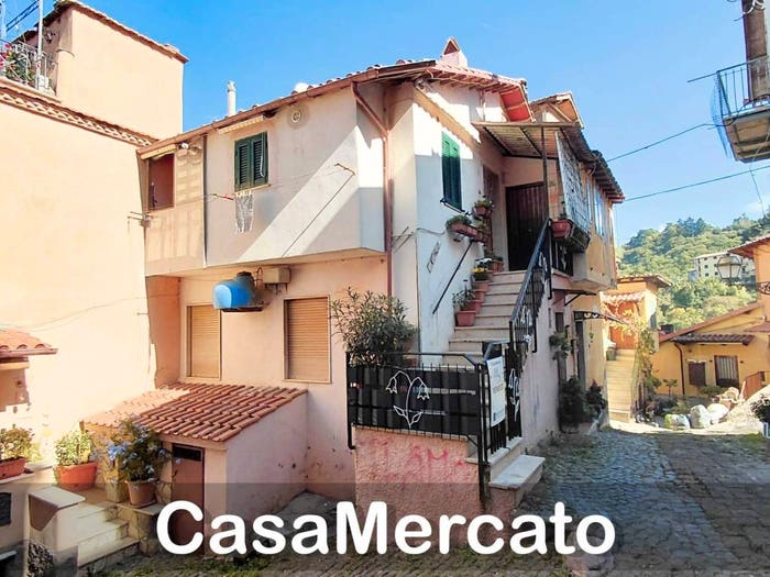Appartamento trilocale in vendita in Via Ortagia, Centro, Rocca di Papa