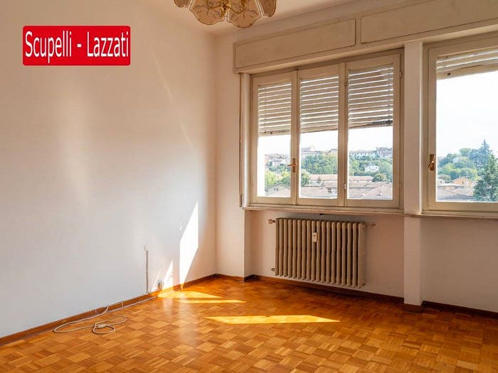 Appartamento trilocale in vendita in Via Novembre, Centro, Casteggio