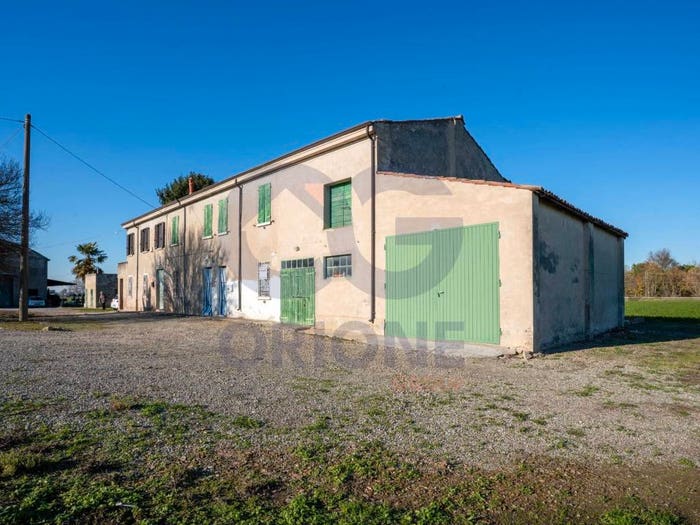 Casa quadrilocale in vendita in Via Virgiliana, Bondeno
