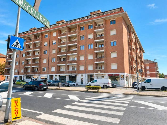 Appartamento trilocale in vendita in Via San Francesco di Sales, Centro, Carmagnola